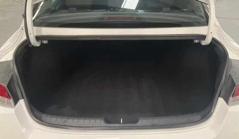 
								2024 Hyundai i30 CN7.V2 MY24 HEV 1.6P DCT White 6 Speed Auto Dual Cl full									