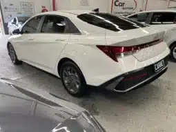 
										2024 Hyundai i30 CN7.V2 MY24 HEV 1.6P DCT White 6 Speed Auto Dual Clutch Sedan full									