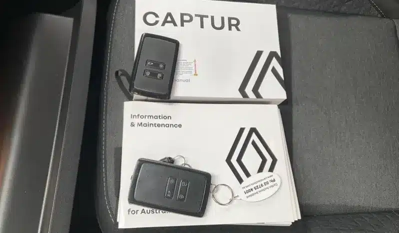 
								2023 Renault Captur XJB MY23 Intens Silver 7 Speed Auto Dual Clutch full									