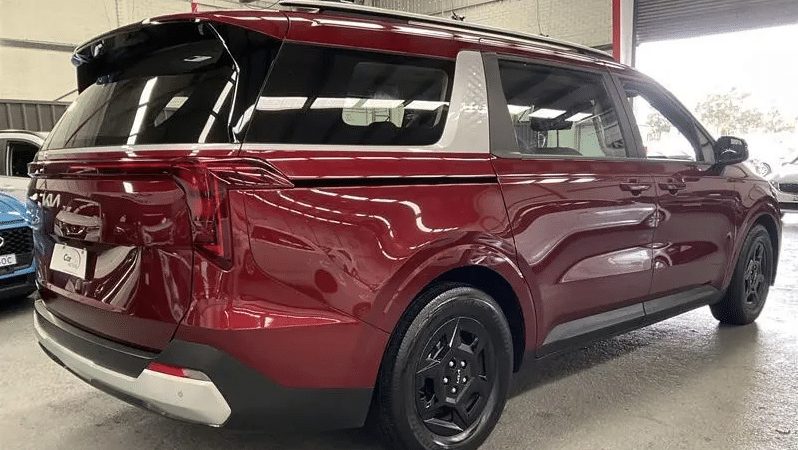 
								2024 Kia Carnival KA4 MY23 S Burgundy 8 Speed Automatic Wagon full									