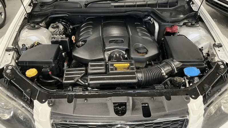 
								2012 Holden Commodore VE II MY12 SS-V White 6 Speed Manual S full									