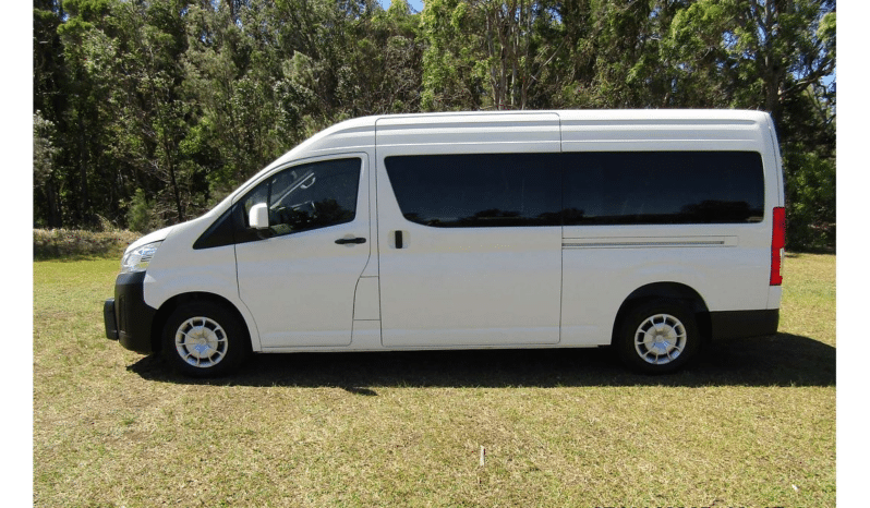 
								2022 Toyota Hiace Commuter GDH322R full									