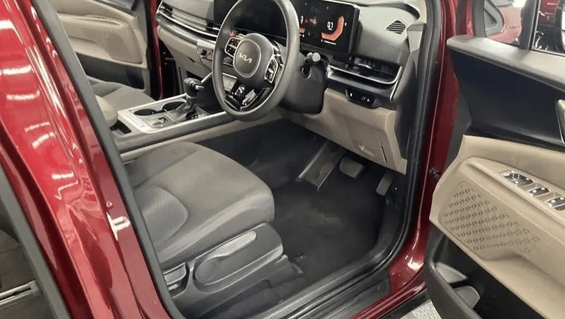 
								2024 Kia Carnival KA4 MY23 S Burgundy 8 Speed Automatic Wagon full									