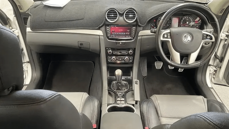 
								2012 Holden Commodore VE II MY12 SS-V White 6 Speed Manual S full									