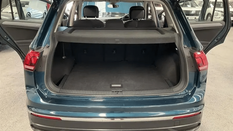 
								2023 Volkswagen Tiguan AX MY23 Update 110TSI Life Green 6 Sp full									