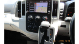 
										2022 Toyota Hiace Commuter GDH322R full									