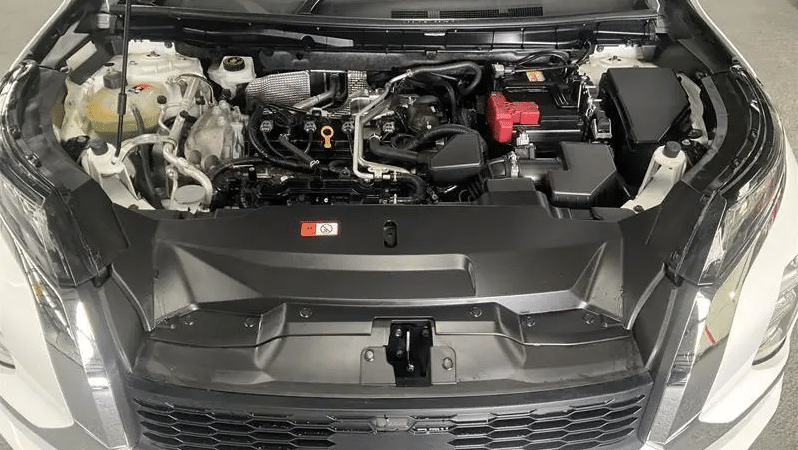 
								2024 Mitsubishi Outlander ZM MY24 ES 7 Seat (2WD) White 8 Sp full									