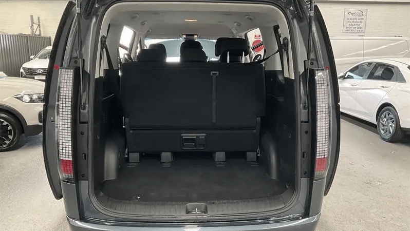 
								2022 Hyundai Staria US4.V1 MY22 Grey 8 Speed Automatic Wagon full									