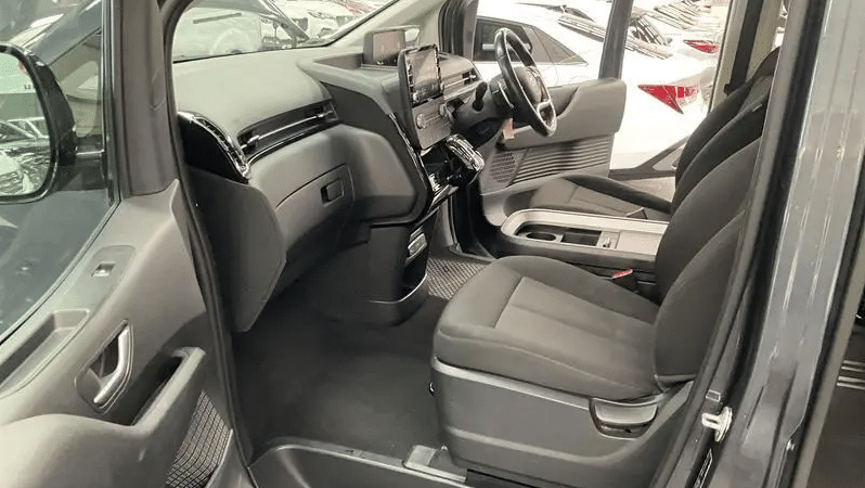 
								2022 Hyundai Staria US4.V1 MY22 Grey 8 Speed Automatic Wagon full									