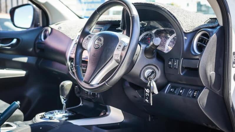 
								2017 Nissan Navara Utility ST D23 S3 full									