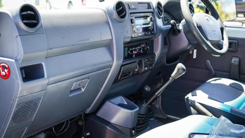 
								2010 Toyota Landcruiser Cab Chassis Workmate VDJ79R MY10 full									