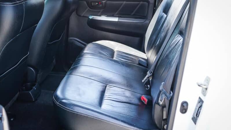 
								2014 Toyota Hilux Utility Black Limited Edition KUN26R MY14 full									