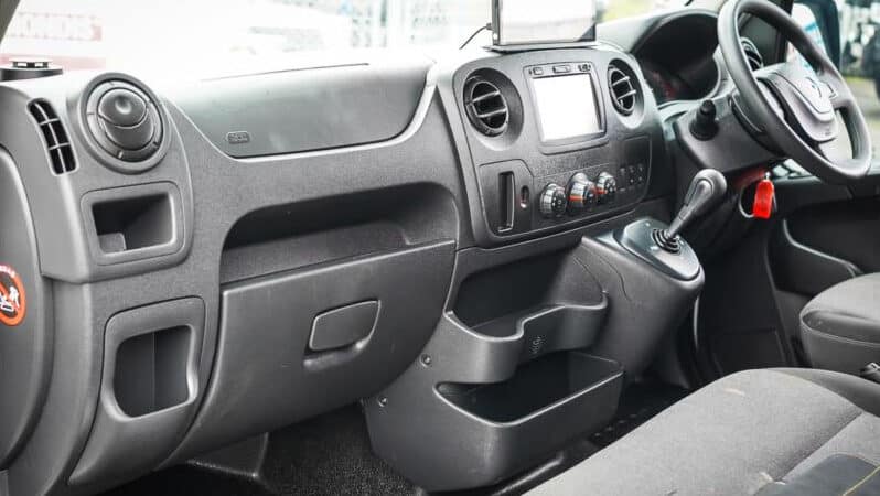 
								2015 Renault Master Van X62 full									