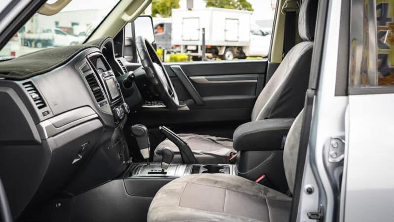 
								2015 Mitsubishi Pajero Wagon GLX NX MY15 full									