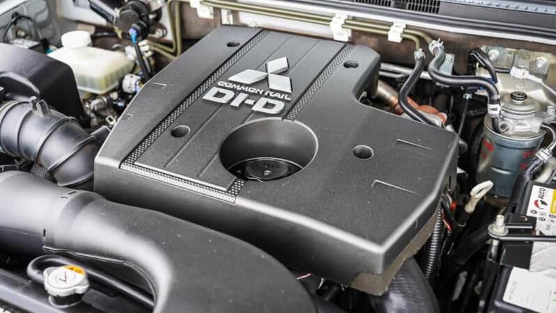 
								2015 Mitsubishi Pajero Wagon GLX NX MY15 full									