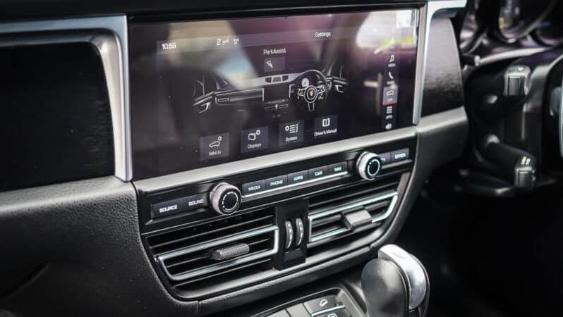 
								2020 Porsche Macan Wagon GTS 95B MY20 full									