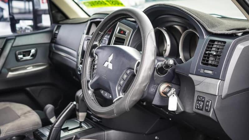 
								2015 Mitsubishi Pajero Wagon GLX NX MY15 full									