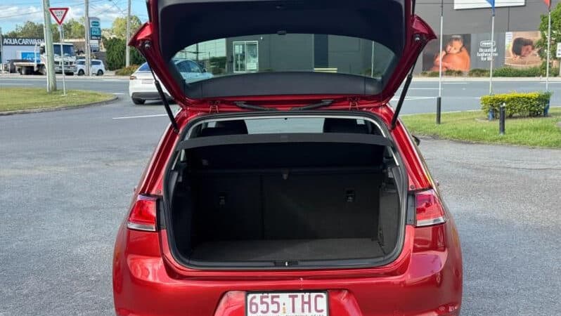 
								2013 Volkswagen Golf Hatchback 90TSI VII MY14 full									