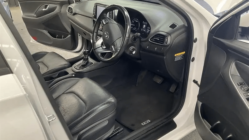 
								2018 Hyundai i30 PD2 Trophy Limited Edition White 6 Speed Auto Sequential Hatchback full									